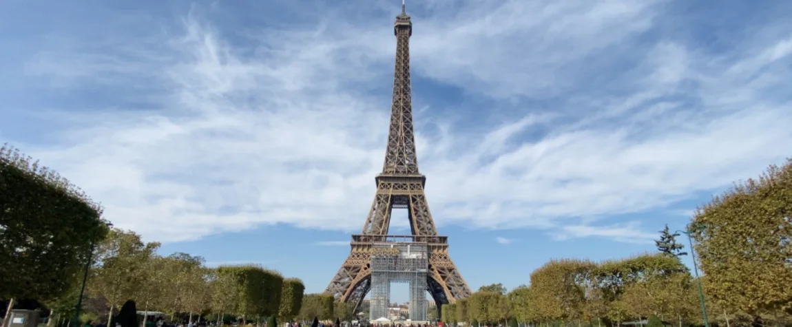 traveling Paris